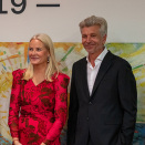 Selve åpningen skulle finne sted 15. oktober. Den 11. var Kronprinsparet på plass i Tyskland, der det første arrangementet var åpningen av utstillingen "Edvard Munch gesehen von Karl Ove Knausgård" i Düsseldorf. (Foto: Simen Løvberg Sund)